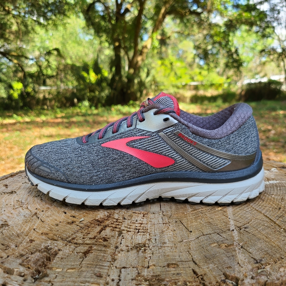 Brooks Adrenaline GTS 18 Gray Pink Woman's 7